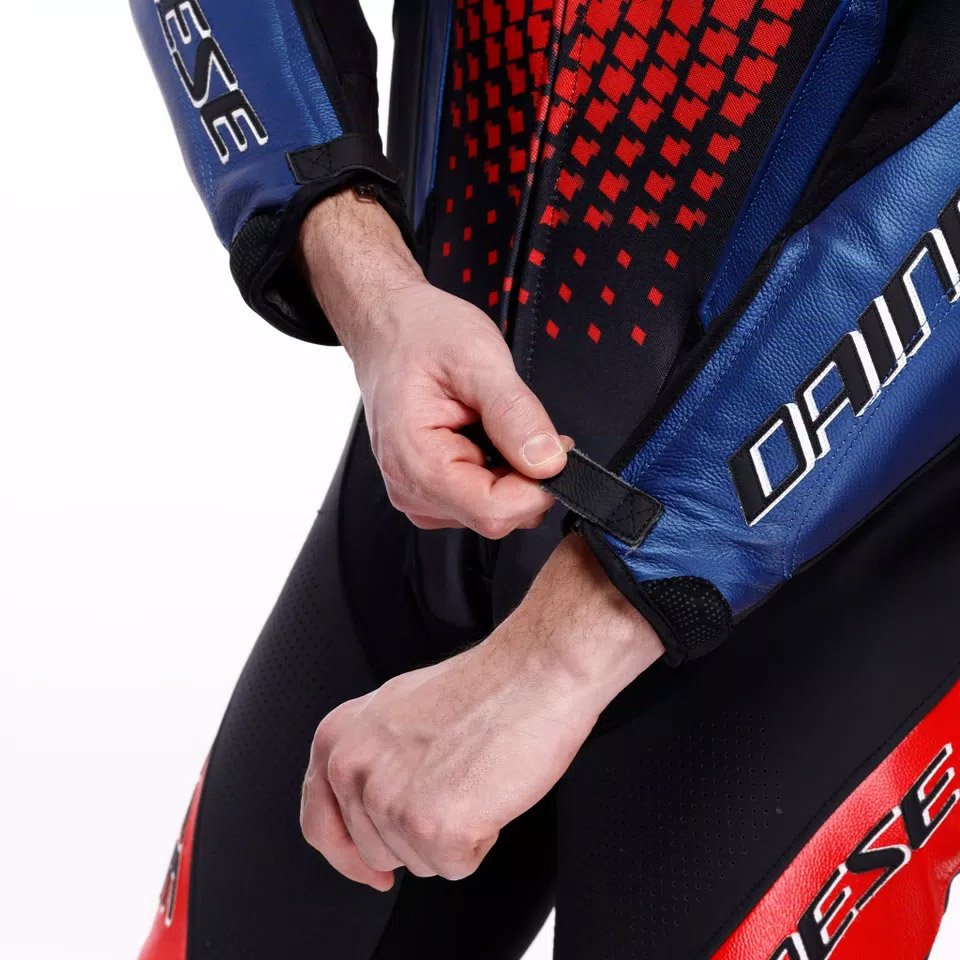 Mono Dainese Laguna Seca 6 Perf 1PC Black / Blue / Red