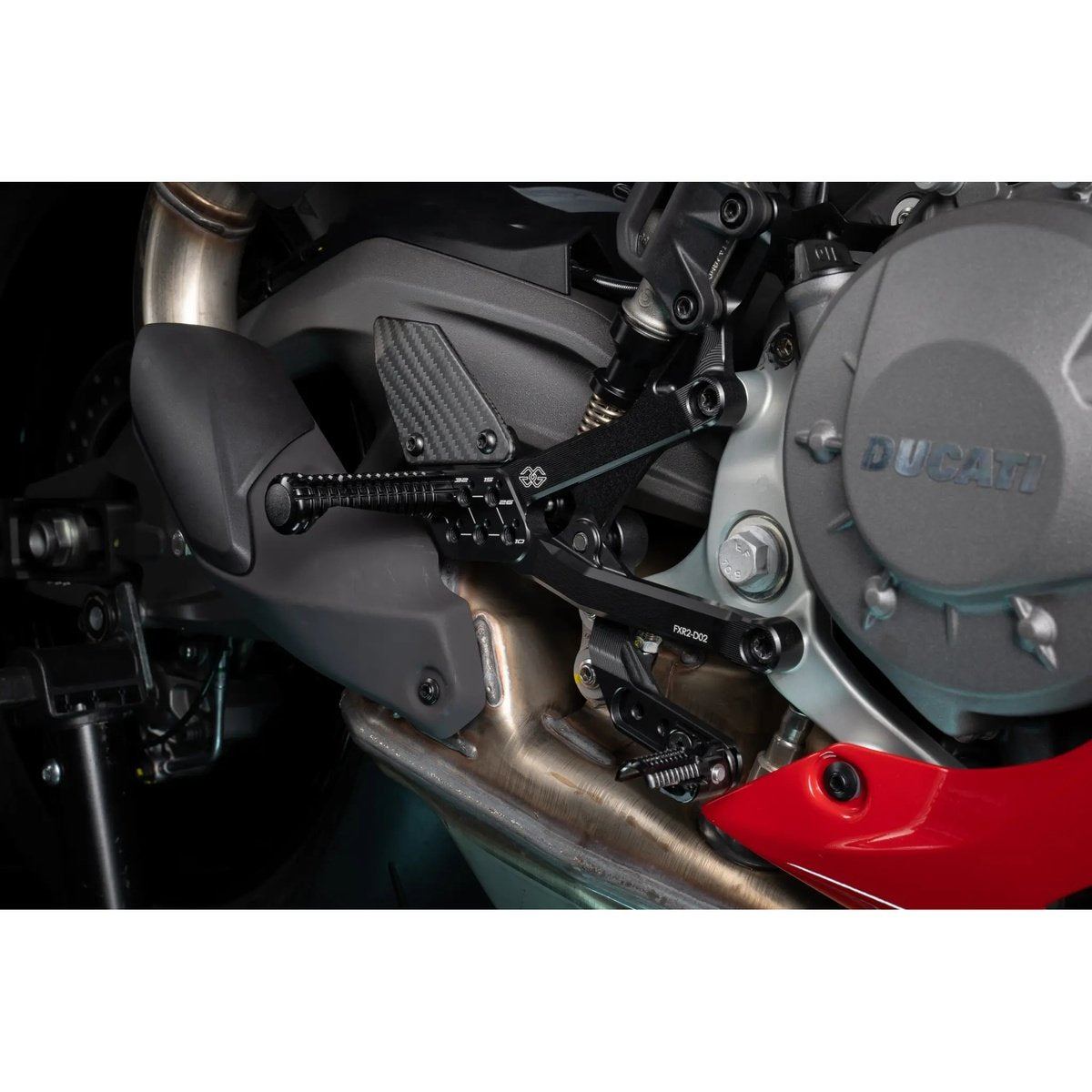Estriberas Gilles FXR Ducati Panigale V2 negro