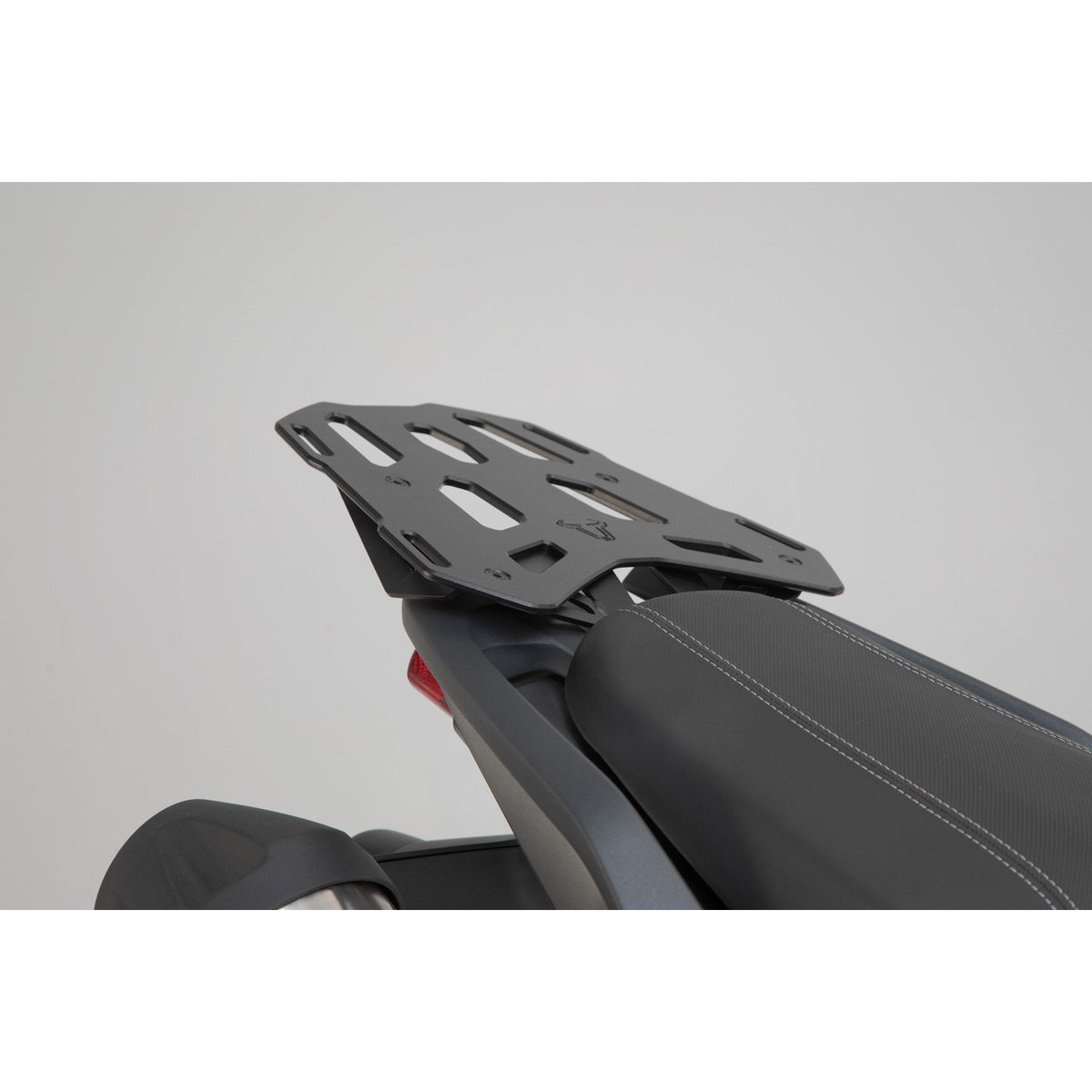 Sistema topcase SW-Motech TRAX ADV negro + Street-Rack GPT.11.441.70001/B